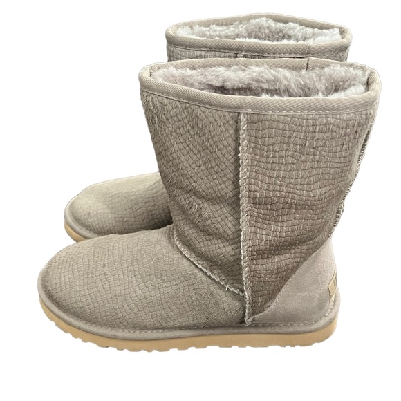 Ugg Classic Short Calf Hair Brown Oyster Fur Leather boots - Picture 3 of 5